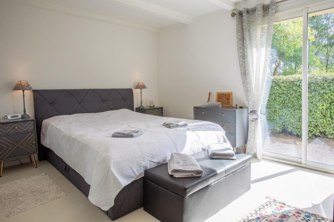 Villa Catalpa Avec Piscine Le Muy Luaran gambar